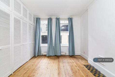 Double Bedroom With Lots Of Built-In Storage