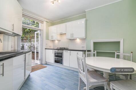 Eat-In Kitchen