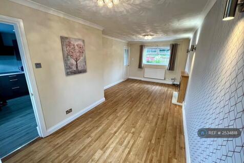 Living Room / Dining 