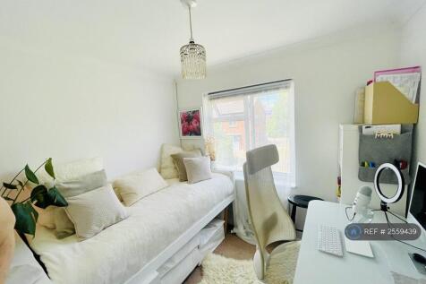 Bedroom 3/Office