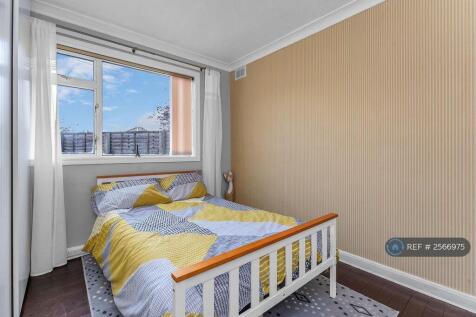 Rearbedroom