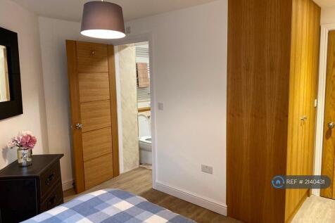 View Towards Bathroom3
