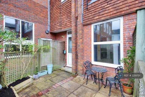 Private Terrace/Courtyard
