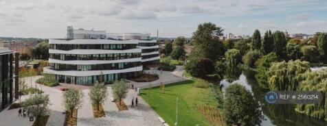 Northampton University 10 Minutes Walk