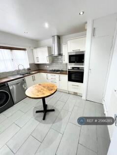 Kitchen (1st Floor)