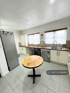 Kitchen (1st Floor)
