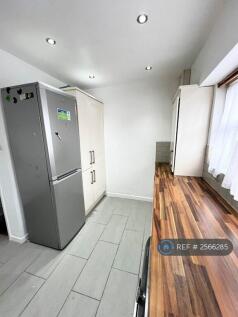 Kitchen (1st Floor)