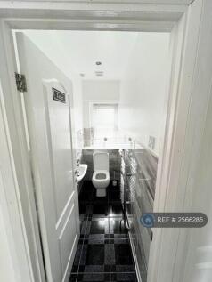 Bathroom 1 (Toilet)