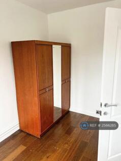Bedroom 2 (Top Floor)