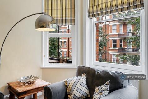 Large Airy Sitting Room 3