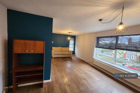 Large Lounge/Diner Leading To Balcony