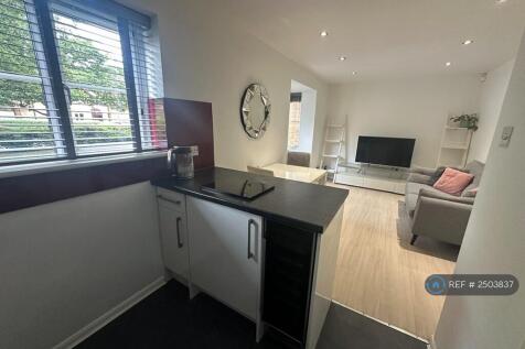 Kitchen Onto Living Space