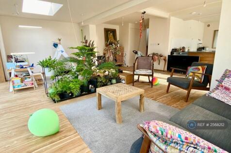 Lounge 2
