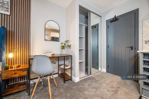 Desk And Wardrobe