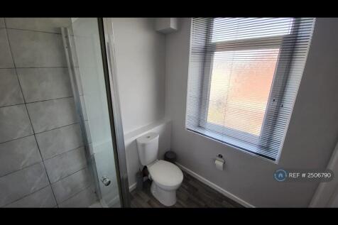 Room 4 - Available