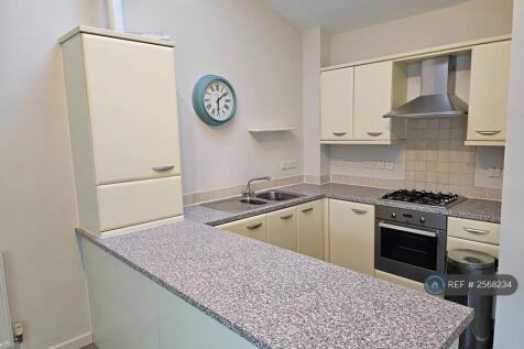 Fully Fitted Kitchen