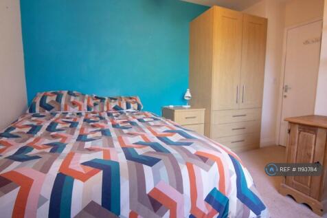 Bedroom (Large Double Bed)