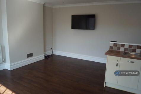 Open Plan Living Room/Kitchen Photo 1