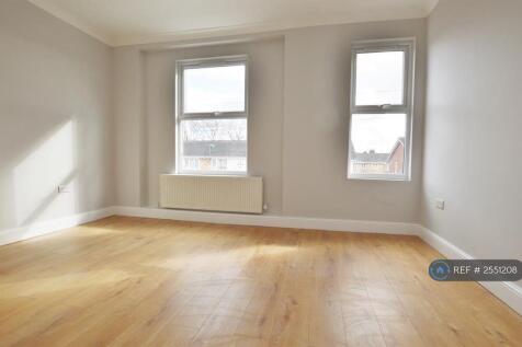 Master Bedroom (4.4 x 3.5 m)