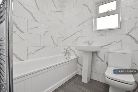 Upstairs Bathroom With Bath Tub
