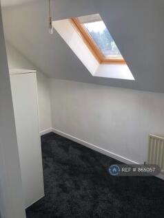 2 Mkt Court Back Double Bedroom