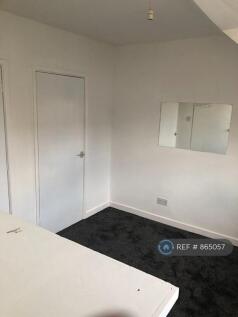 2 Mkt Court Upstairs Main Double Bedroom