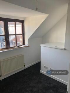2 Mkt Court Upstairs Main Double Bedroom