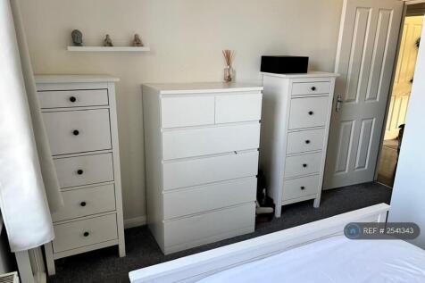 Bedroom 1 Storage