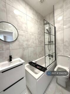 Flat 1 Bathroom