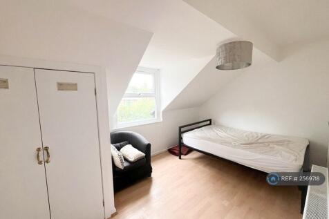 Flat 6 Bedroom