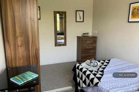 Internet Point &amp; Tv Aerial Points,Mirror &amp; Chest