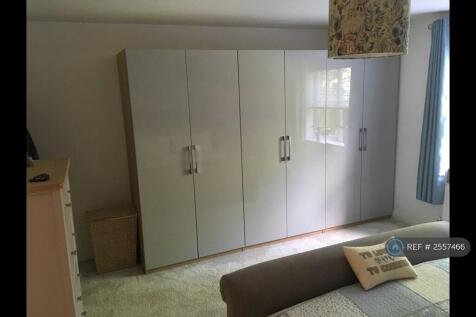 Bedroom 1 - Fitted Wardrobes
