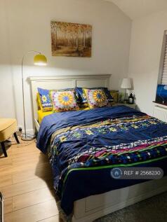 Double Bedroom 1 - Park View