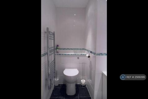 Bathroom With Good Storage
