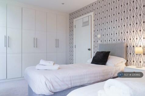 Double Bedroom On 2nd Floor 
