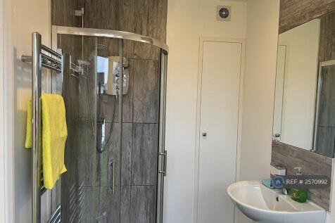 Shower Room With Ample Storage