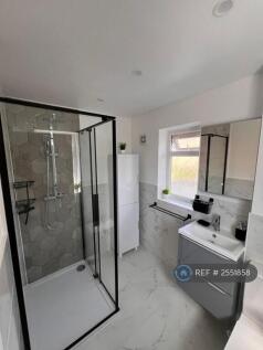 Bathroom For Room 4 &amp; 6