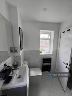 Bathroom For Room 4 &amp; 6
