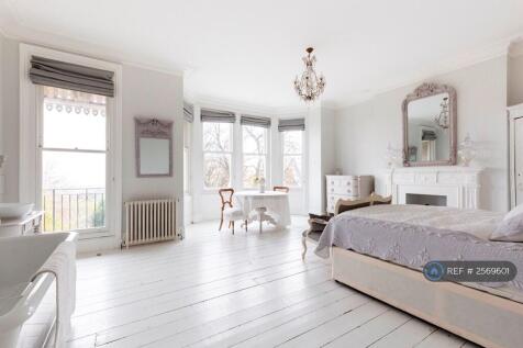 1st Floor Master Bed 1