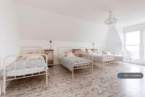 Children&#39;s Dormitory 6