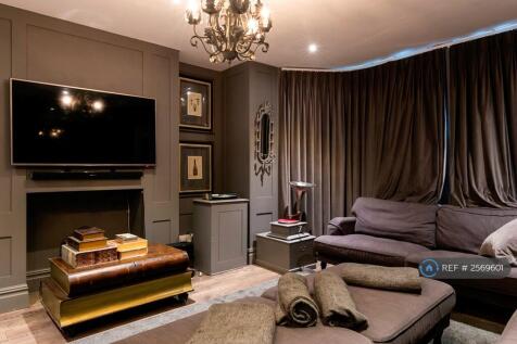 Media Room And Bar 