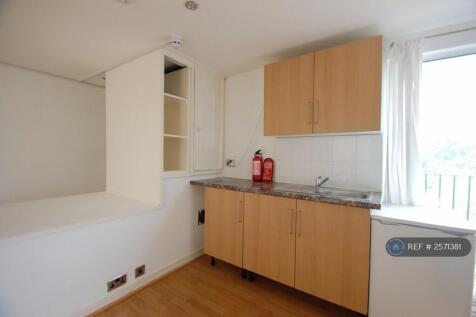 Top Floor Flatlet With Kitchen 2