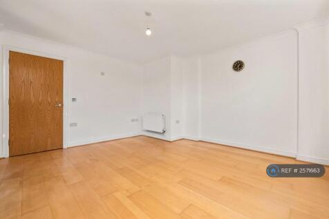 Sitting Room - Furniture Can Be Provided