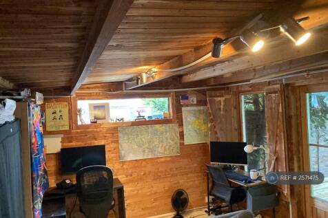 Inside Cabin (2 Workstations)