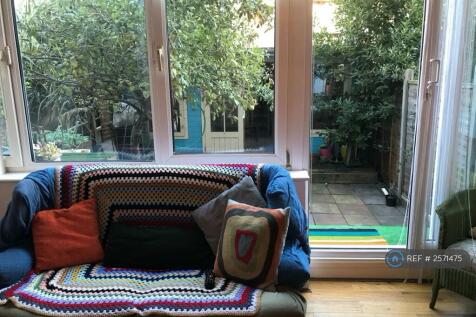 View Onto Garden / Cabin From Living Room