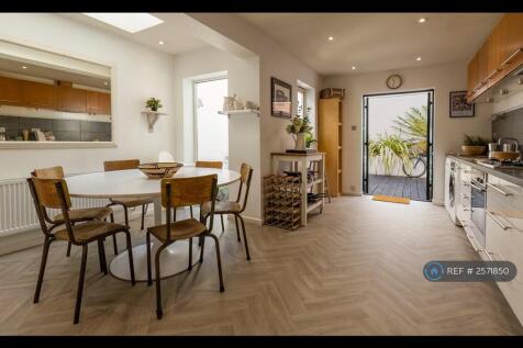 Kitchen Dinning 