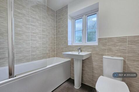 Top Floor Bathroom 1