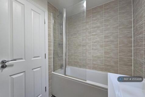 Top Floor Bathroom 2