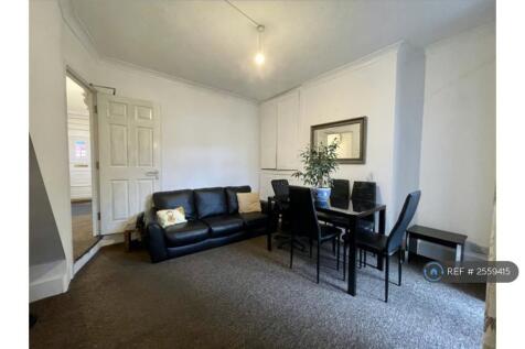 Lounge/ Dining Room