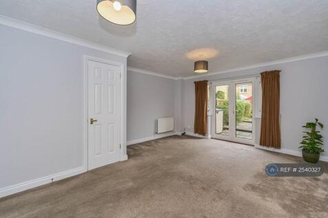 Lounge/Dining Area